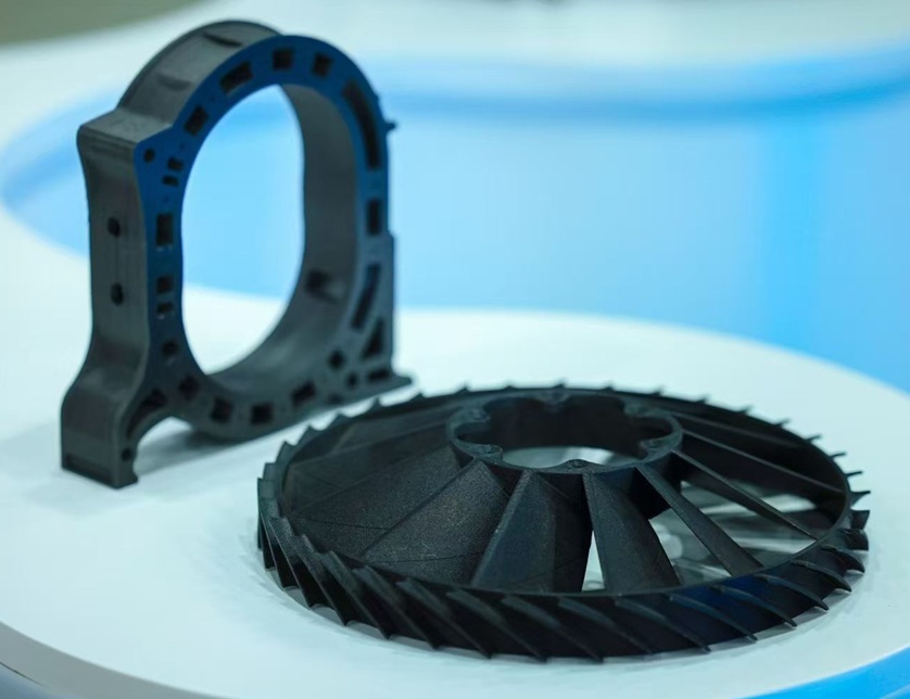 Rapid Prototyping with Continuous/Chopped Carbon Fiber 3D Printing